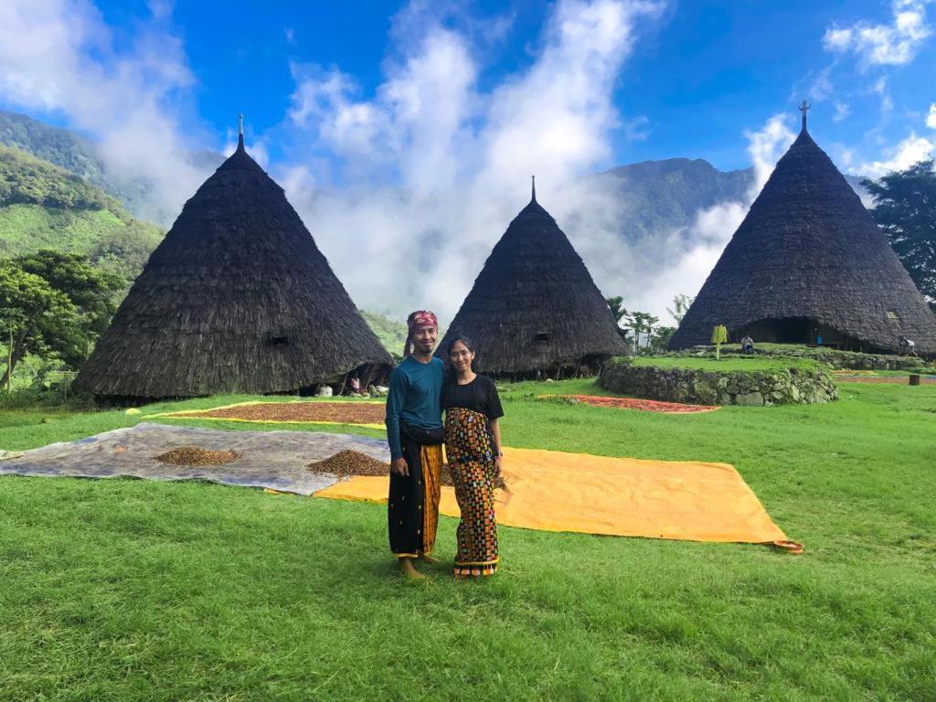 Komodoku One Love Homestay And Tour Лабуан-Баджо Екстер'єр фото